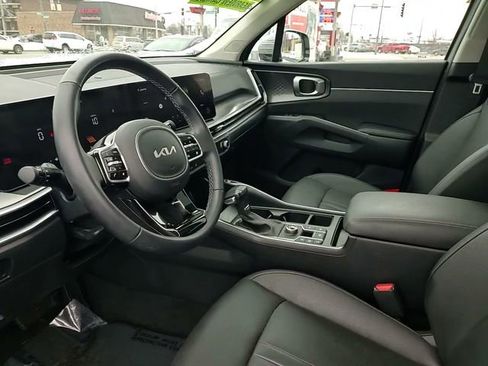 Used 2025 Kia Sorento S w/ Panoramic Sunroof Package image 28
