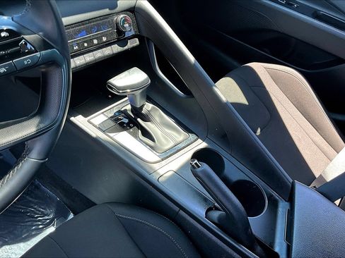 Used 2025 Hyundai Elantra Sport FWD image 20