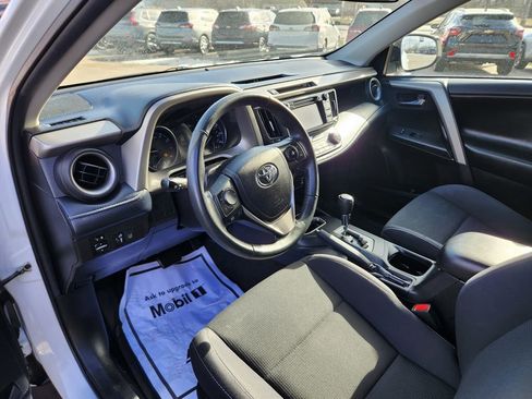 Used 2018 Toyota RAV4 XLE image 2