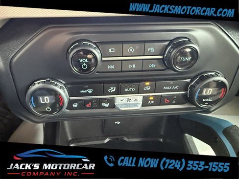 Used 2023 Ford Bronco Wildtrak image 34