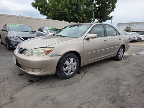 Used 2006 Toyota Camry LE w/ Fleet Convenience Pkg FWD image 1