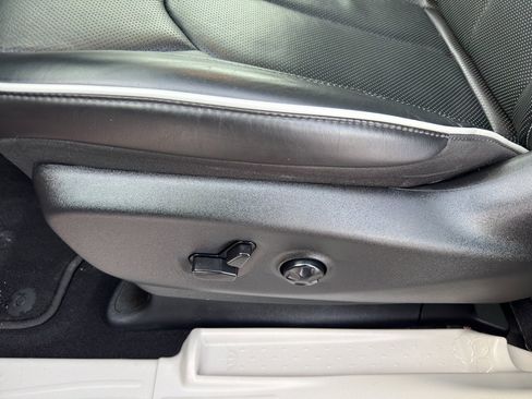 Used 2024 Chrysler Pacifica Limited image 14