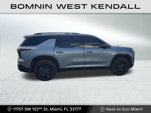 Used 2024 Chevrolet Traverse RS image 8
