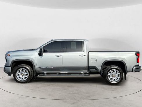 Used 2024 Chevrolet Silverado 3500 High Country w/ Technology Package image 2