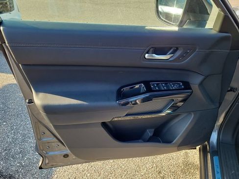 New 2026 Nissan Pathfinder Platinum FWD image 15