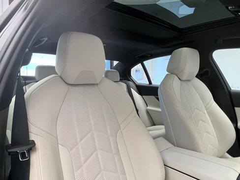 Certified 2025 BMW 530i w/ Premium Package image 7