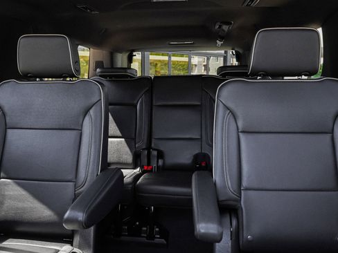 Used 2024 GMC Yukon XL SLT w/ SLT Luxury Package AWD/4WD image 25