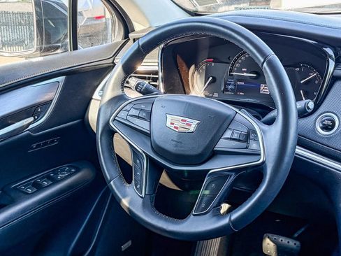 Used 2018 Cadillac XT5 Luxury w/ Driver Awareness Package image 19