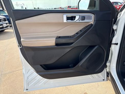 Used 2020 Ford Explorer Limited w/ Class III Trailer Tow Package image 17