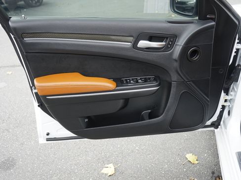 Used 2014 Chrysler 300 SRT8 w/ Leather Interior Group RWD image 27