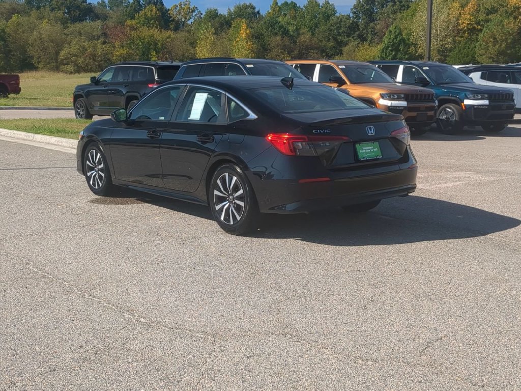 Used 2023 Honda Civic EX image 3