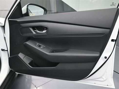 New 2025 Honda Accord LX image 2