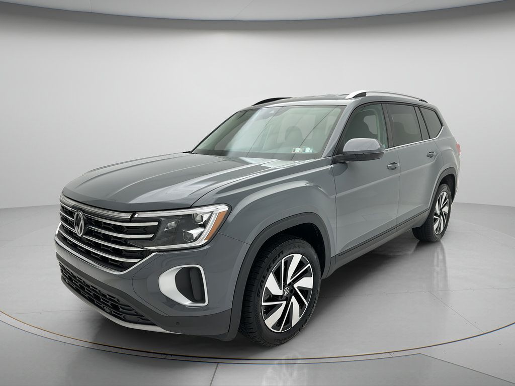 Used 2025 Volkswagen Atlas SE AWD/4WD image 3