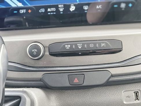 Used 2022 Ford Transit 350 XLT image 23