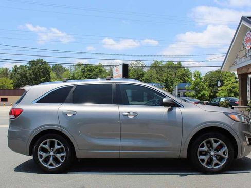 Used 2016 Kia Sorento SX FWD image 4