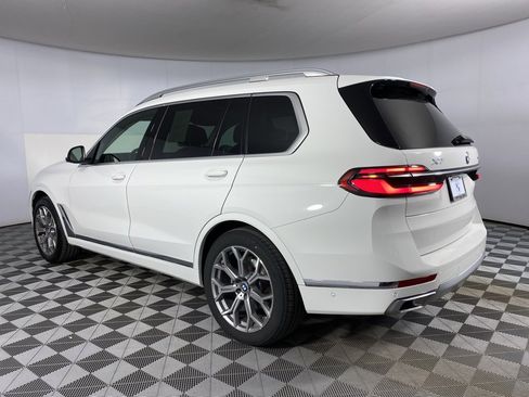 Used 2026 BMW X7 xDrive40i w/ Premium Package image 25