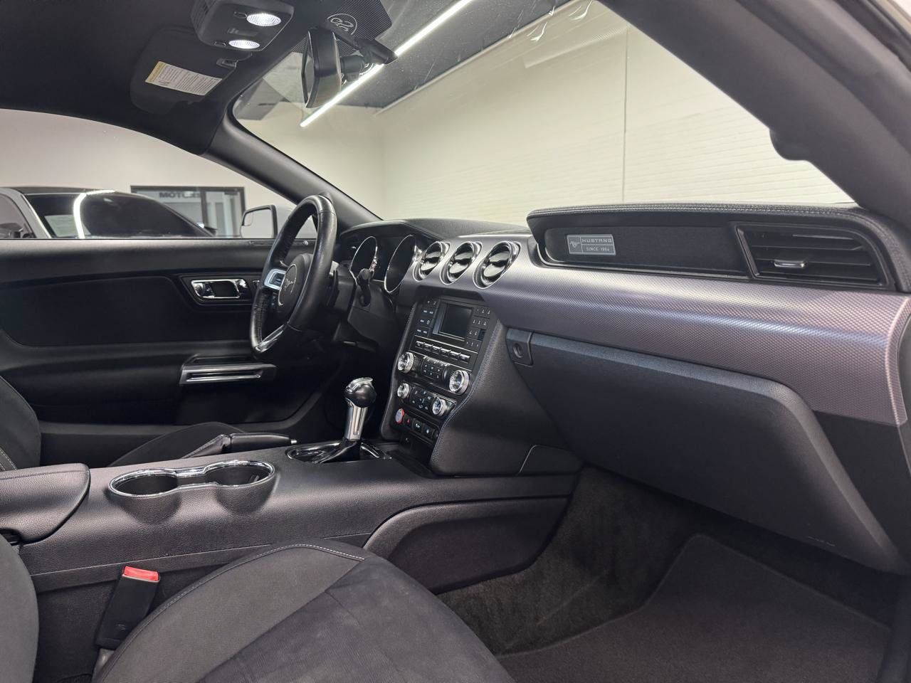 Used 2016 Ford Mustang Coupe RWD image 22