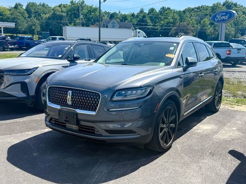 Used 2023 Lincoln Nautilus Reserve w/ Monochromatic Package AWD/4WD image 9
