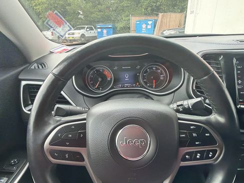 Used 2020 Jeep Cherokee Limited w/ Technology Group AWD/4WD image 22