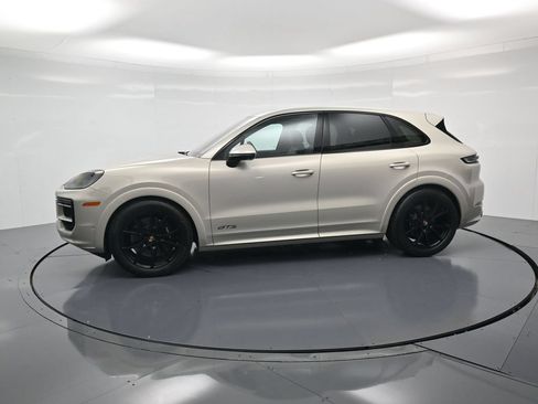 Used 2026 Porsche Cayenne GTS AWD/4WD image 2