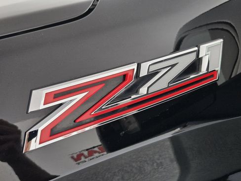 Used 2021 Chevrolet Silverado 1500 LT Trail Boss w/ LT Trail Boss Premium Package AWD/4WD image 12