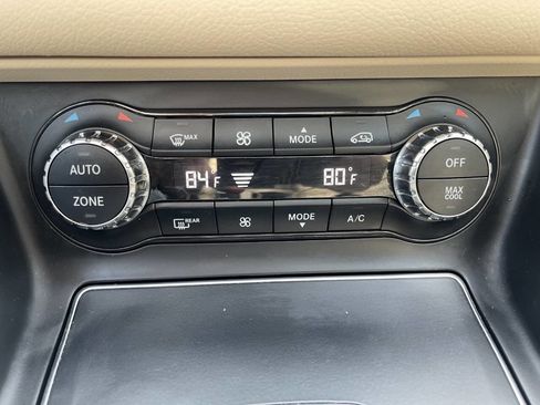 Used 2019 Mercedes-Benz CLA 250 4MATIC image 34