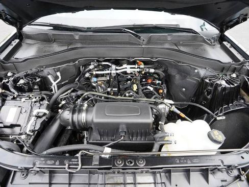 Certified 2024 Ford Explorer XLT w/ Equipment Group 202A AWD/4WD image 27