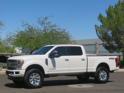 Used 2019 Ford F250 Platinum w/ Platinum Ultimate Package AWD/4WD image 1