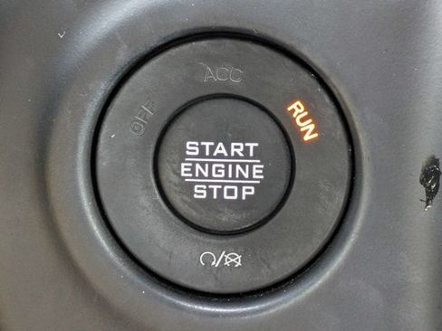 Used 2021 Jeep Wrangler Unlimited Sahara AWD/4WD image 30