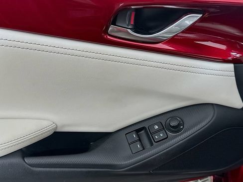 Used 2021 MAZDA MX-5 Miata RF Grand Touring RWD image 10