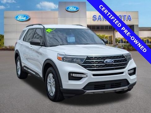 Certified 2021 Ford Explorer XLT w/ Equipment Group 202A AWD/4WD image 1