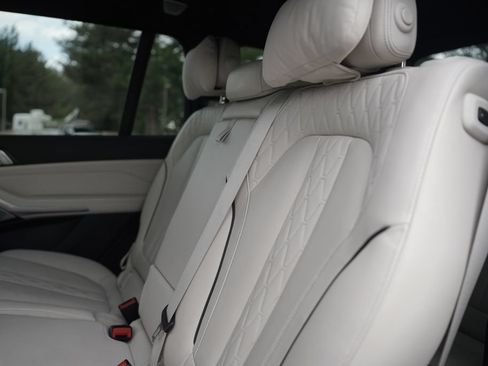 Used 2024 BMW X7 xDrive40i w/ Executive Package AWD/4WD image 12
