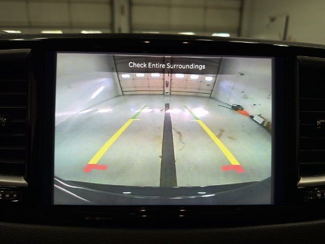 Used 2024 Chrysler Pacifica Touring-L FWD image 25
