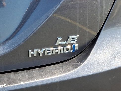 Used 2018 Toyota Camry LE image 31