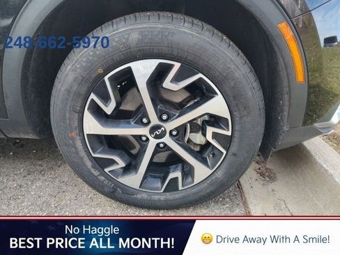 Used 2024 Kia Sportage EX image 9