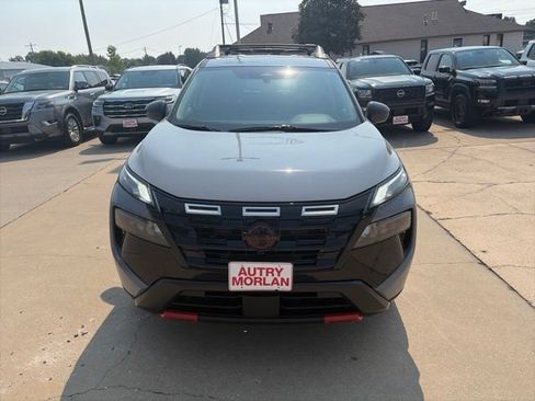 Used 2025 Nissan Rogue SV AWD/4WD image 9