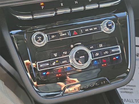 Used 2021 Lincoln Corsair Reserve w/ Equipment Group 201A image 23