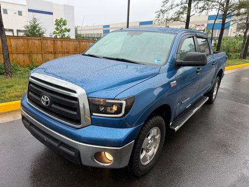 Used 2010 Toyota Tundra 4x4 CrewMax image 10