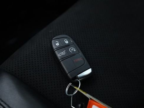 Used 2021 Jeep Grand Cherokee Laredo X AWD/4WD image 23