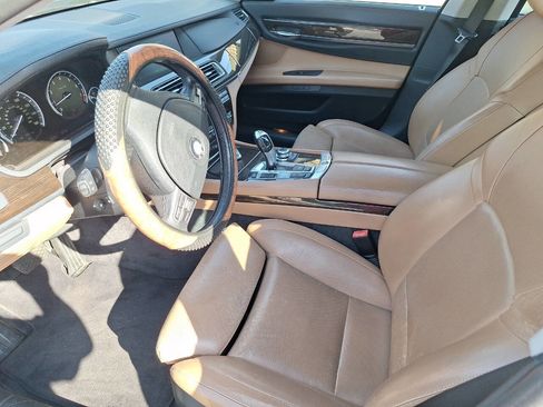 Used 2009 BMW 750i 750i 4dr Sedan image 4
