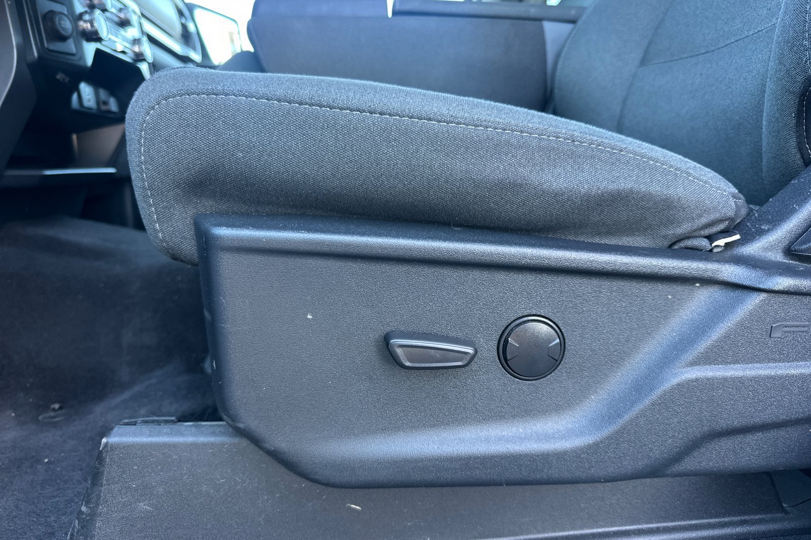 Used 2025 Ford F150 XLT w/ Equipment Group 301A Standard RWD image 13