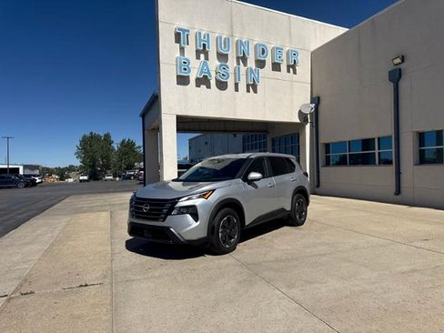 Used 2025 Nissan Rogue SV AWD/4WD image 1