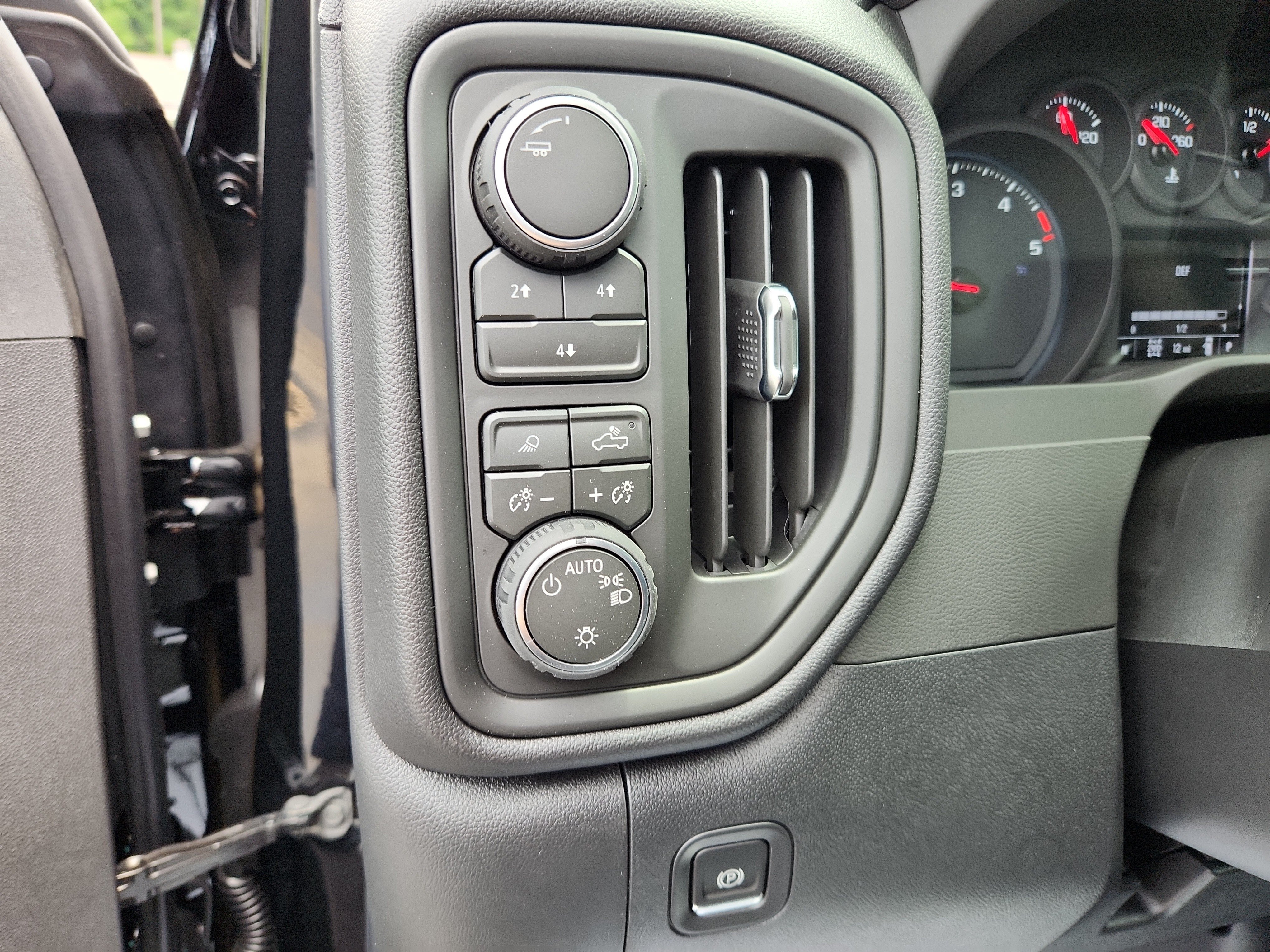 New 2026 Chevrolet Silverado 2500 Custom w/ Custom Value Package AWD/4WD image 13