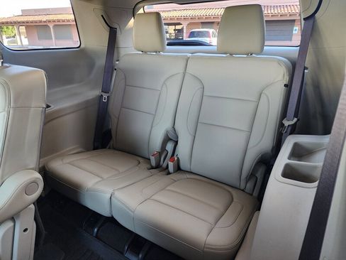 Used 2017 GMC Acadia Denali w/ Technology Package image 90