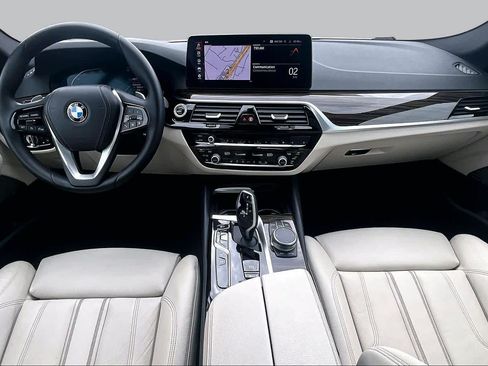 Used 2021 BMW 540i w/ Premium Package RWD image 14