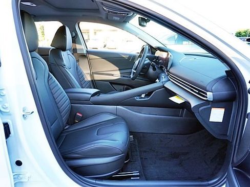 New 2026 Hyundai Elantra Limited image 15