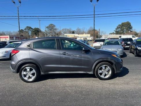 Used 2019 Honda HR-V LX image 7