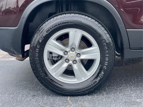 Used 2021 Chevrolet Trax LT image 25