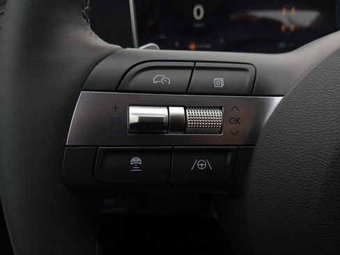 New 2025 Hyundai Sonata Limited image 16