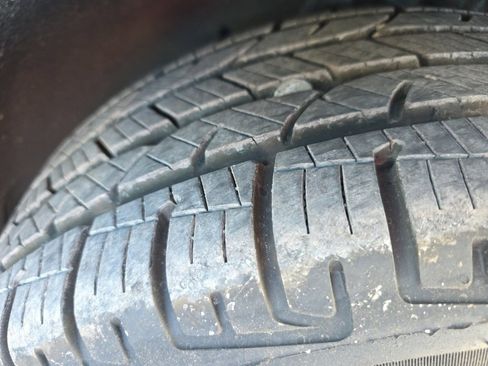 Used 2024 Ford Edge SEL image 3